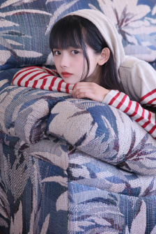 《诱人的女邻居》